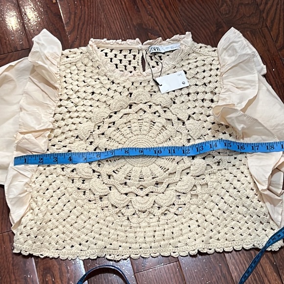 BNWT ZARA NEW WOMAN CONTRAST KNIT TOP WITH RUFFLED SLEEVES ECRU 7200/100 - Picture 8 of 10